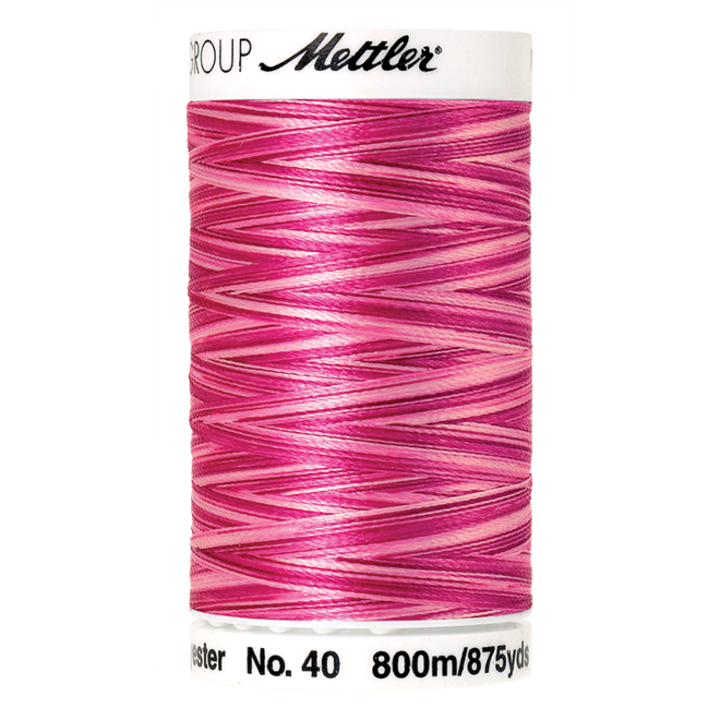 Amann Mettler Poly Sheen Multi, 800m Spule in Lipstick Pinks  Die Multifarben harmonieren perfekt mit dem unifarbenen Poly Sheen