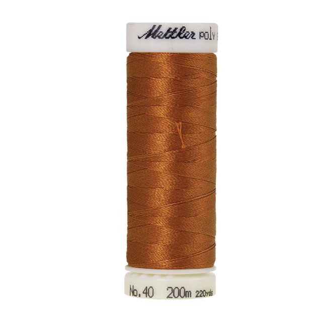 Amann Mettler Poly Sheen Nutmeg glänzt durch den trilobalen Fadenquerschnitt besonders schön. Zum Sticken, Quilten, Nähen. 200m Spule