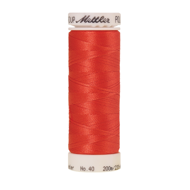 Amann Mettler Poly Sheen Red Berry glänzt durch den trilobalen Fadenquerschnitt besonders schön. Zum Sticken, Quilten, Nähen. 200m Spule