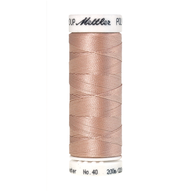 Amann Mettler Poly Sheen Twine glänzt durch den trilobalen Fadenquerschnitt besonders schön. Zum Sticken, Quilten, Nähen. 200m Spule