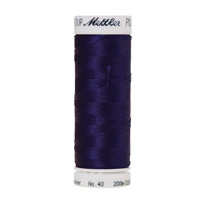 Amann Mettler Poly Sheen Provence glänzt durch den trilobalen Fadenquerschnitt besonders schön. Zum Sticken, Quilten, Nähen. 200m Spule