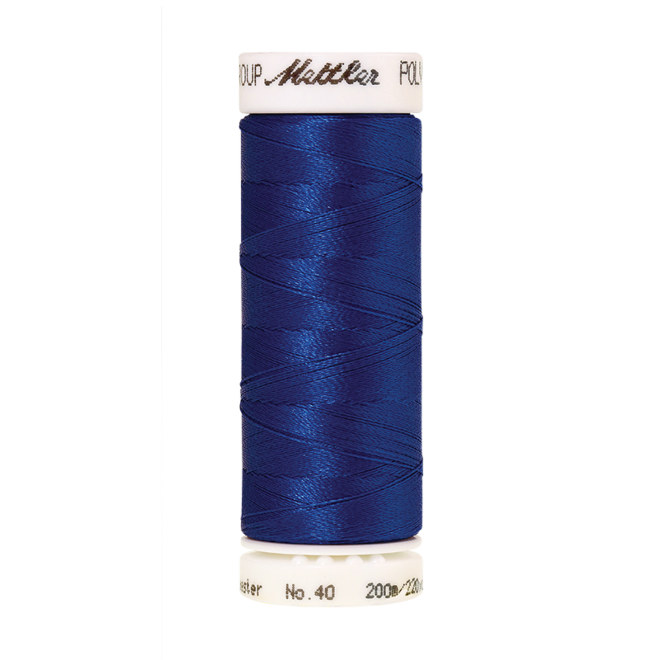 Amann Mettler Poly Sheen Blue glänzt durch den trilobalen Fadenquerschnitt besonders schön. Zum Sticken, Quilten, Nähen. 200m Spule