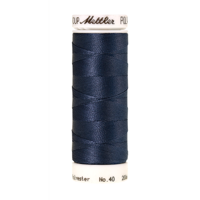 Amann Mettler Poly Sheen Blue Shadow glänzt durch den trilobalen Fadenquerschnitt besonders schön. Zum Sticken, Quilten, Nähen. 200m Spule