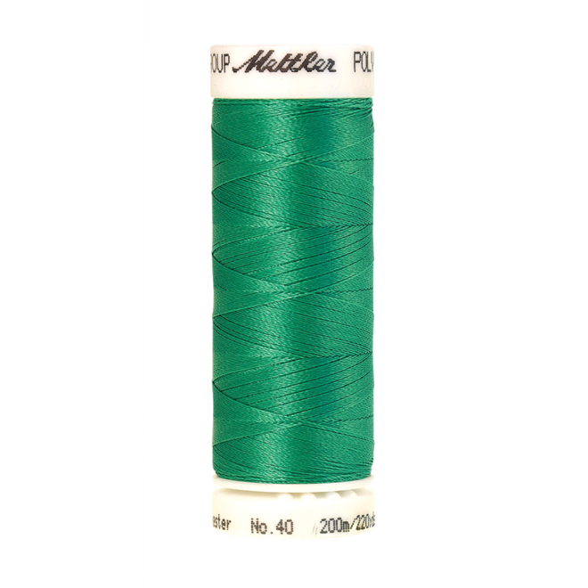 Amann Mettler Poly Sheen Trellis Green glänzt durch den trilobalen Fadenquerschnitt besonders schön. Zum Sticken, Quilten, Nähen. 200m Spule