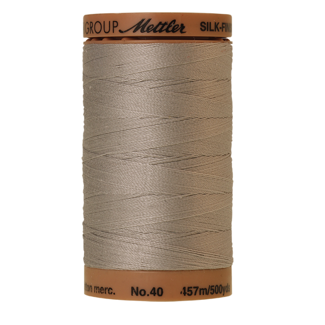 Silk-Finish Cotton 40, 457m - Ash Mist: Reines Baumwollgarn aus 100% langstapliger, ägyptischer Baumwollte von Amann Mettler