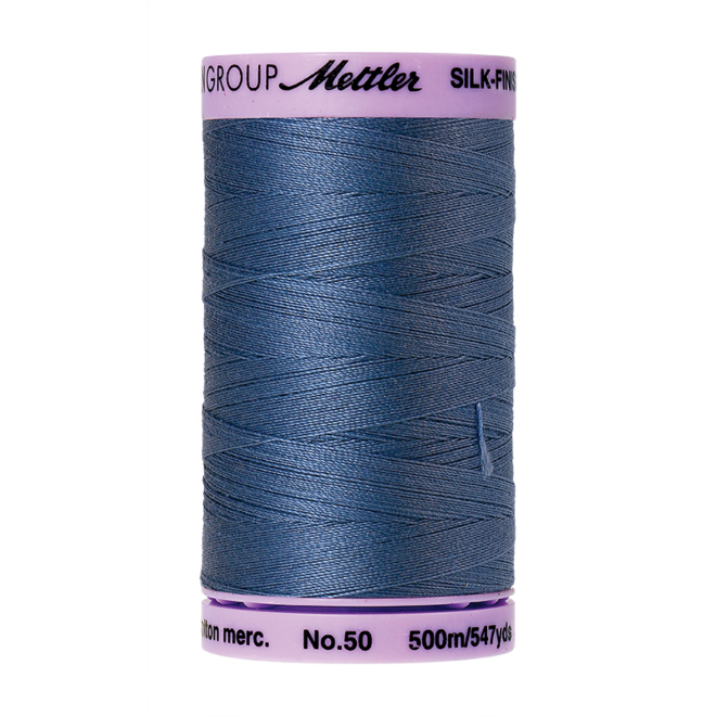 Silk-Finish Cotton 50, 500m - Smoky Blue: Reines Baumwollgarn aus 100% langstapliger, ägyptischer Baumwollte von Amann Mettler