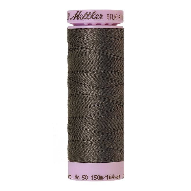 Silk-Finish Cotton 50, 150m - Dark Charcoal: Reines Baumwollgarn aus 100% langstapliger, ägyptischer Baumwollte von Amann Mettler