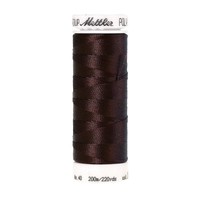 Amann Mettler Poly Sheen Chocolate glänzt durch den trilobalen Fadenquerschnitt besonders schön. Zum Sticken, Quilten, Nähen. 200m Spule